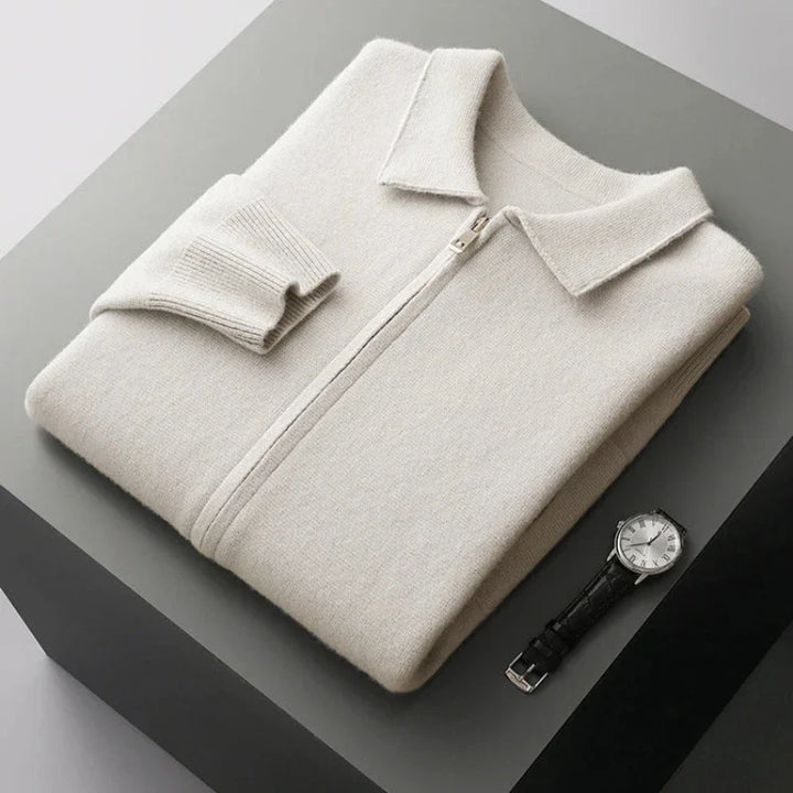 Men's all-season jacket, featuring ultra-soft fabric for luxurious comfort.