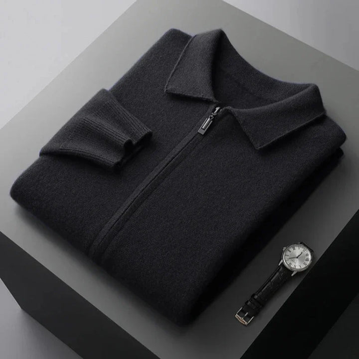 Versatile men's outerwear: an ultra-soft, all-season jacket for elegance.