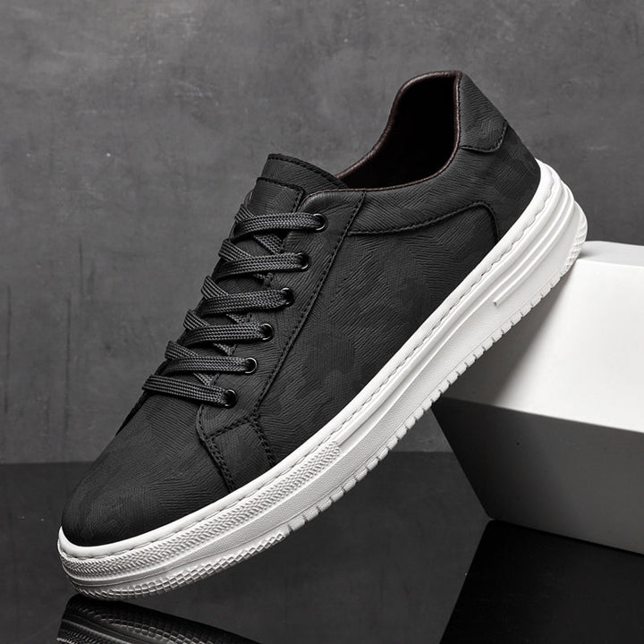 Men's versatile casual sneakers for everyday wear, stylish and comfortable footwear.