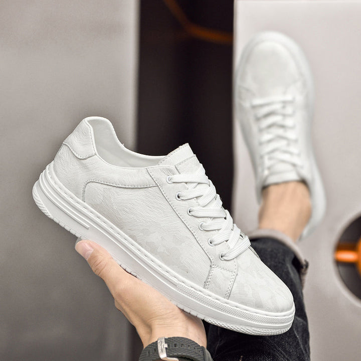 Men's versatile casual sneakers, comfortable and stylish footwear perfect for everyday adventures.