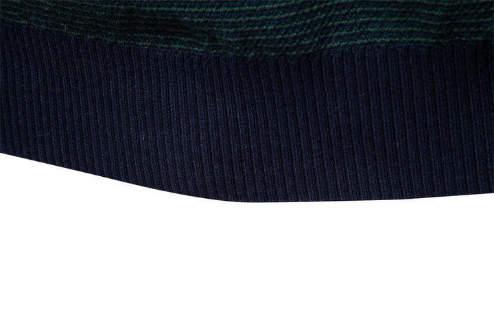 Men's everyday half-zip pullover sweater. Comfortable knitwear, versatile for modern casual looks.