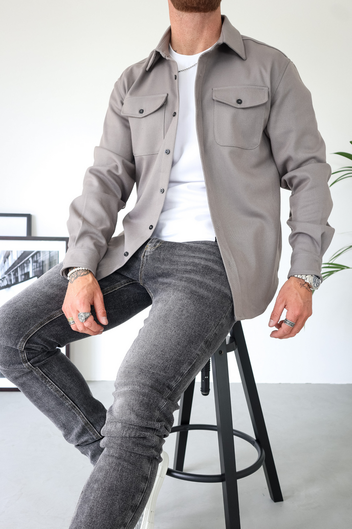 Fashionable men's overshirt jacket for versatile styling. Long sleeve, button-up, with useful chest pockets.