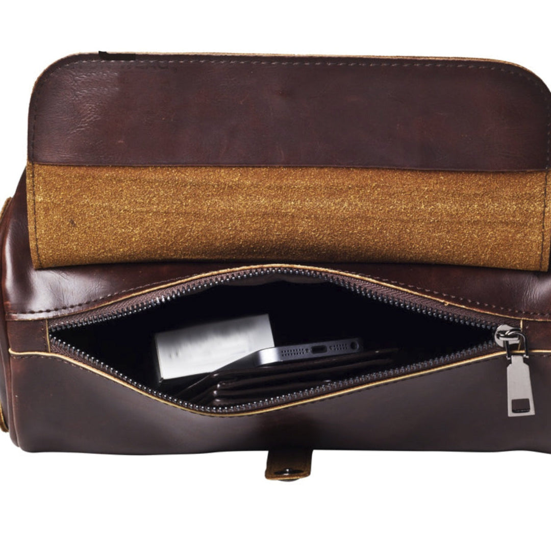Handy men's vintage PU leather barrel shoulder bag, stylish and practical for everyday carry.