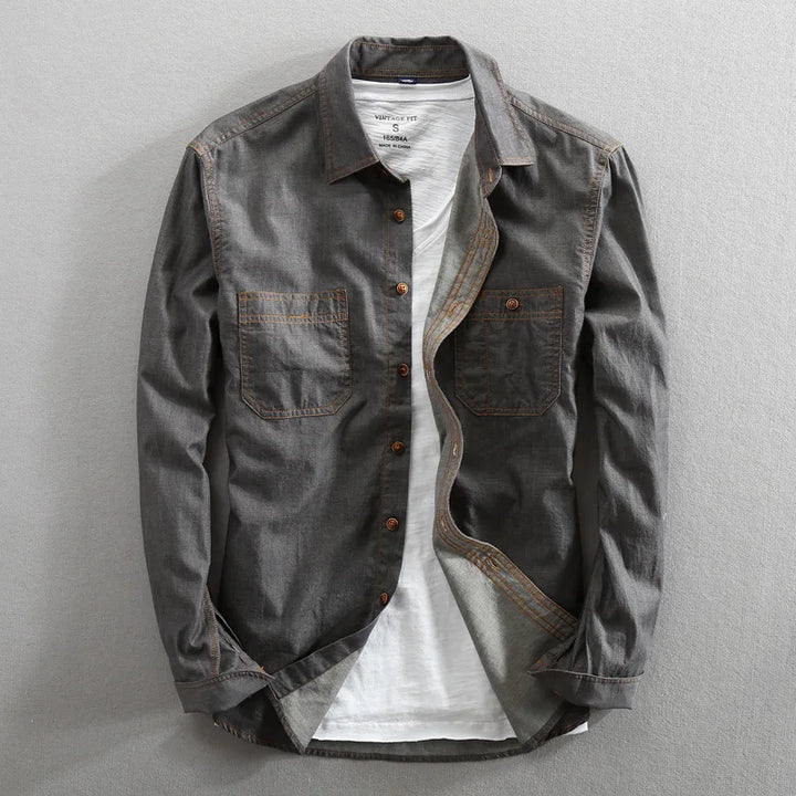 Comfortable men's casual shirt, vintage urban style button-up, featuring practical dual chest pockets.