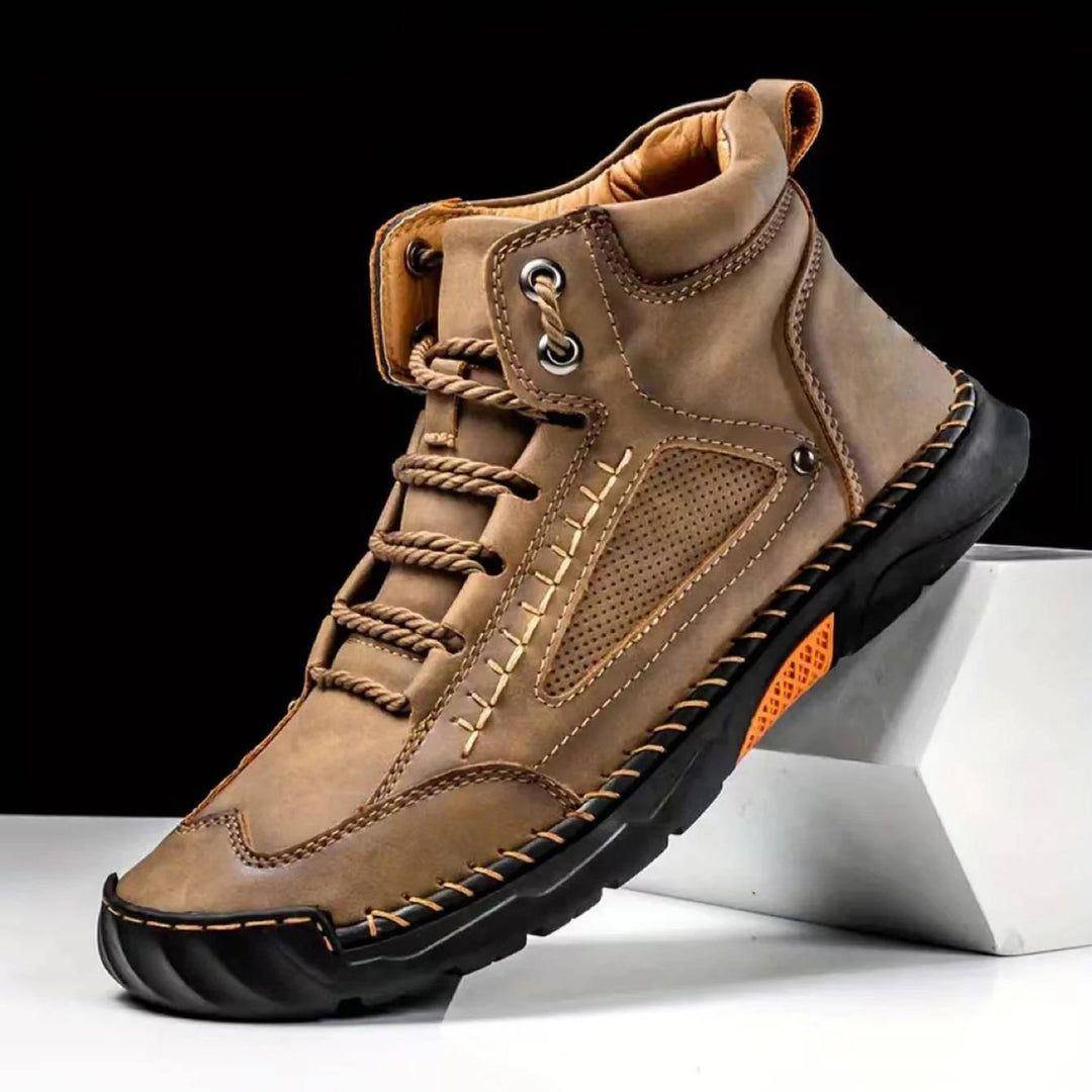 Comfortable & waterproof men's hiking boots, providing superior arch support for long days on the trail.