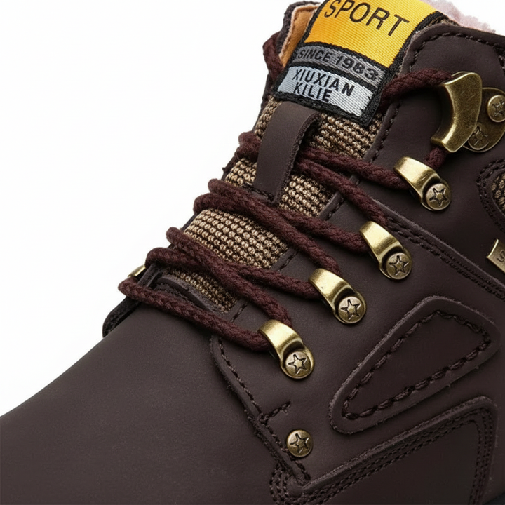 Casual waterproof men's sneakers, ideal for all-weather winter comfort.