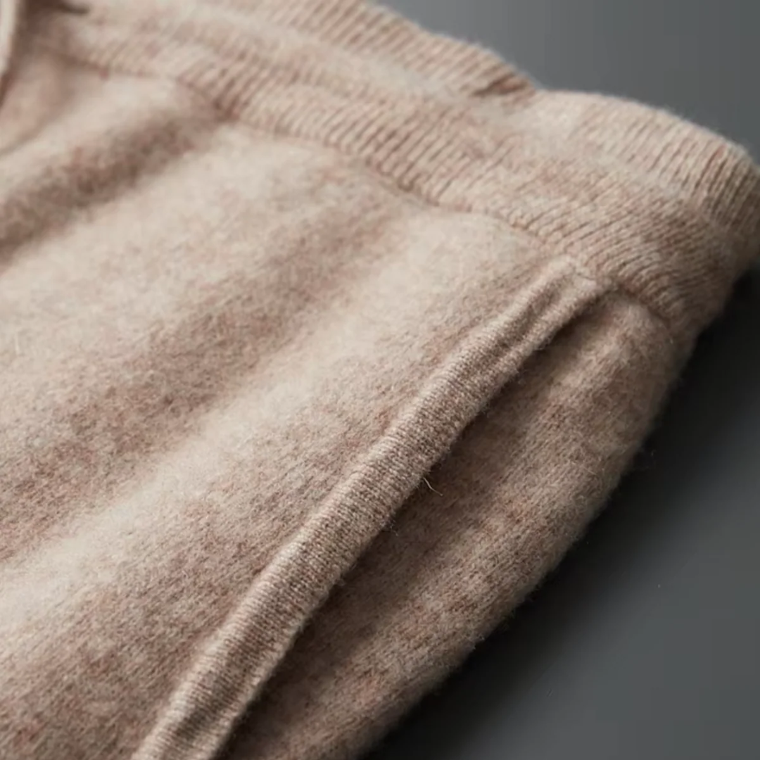 Complete men's zip-up lounge set. Includes a cozy sweater & comfy drawstring pants for relaxed fashion.