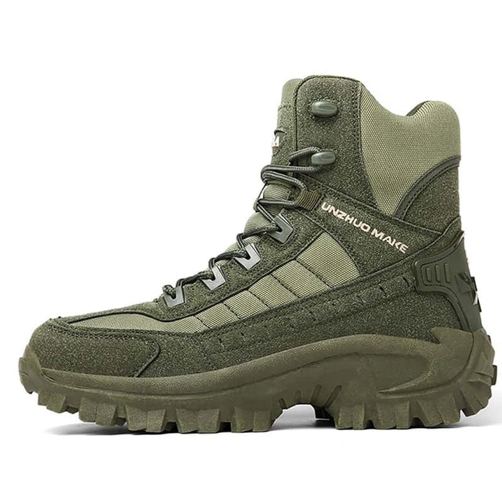 Men's durable tactical boots, lace-up for secure fit, ideal for work and hiking, superior grip.