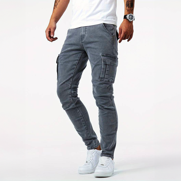 Men's slim fit cargo pants with functional side & flap pockets, ideal for modern casual wear.