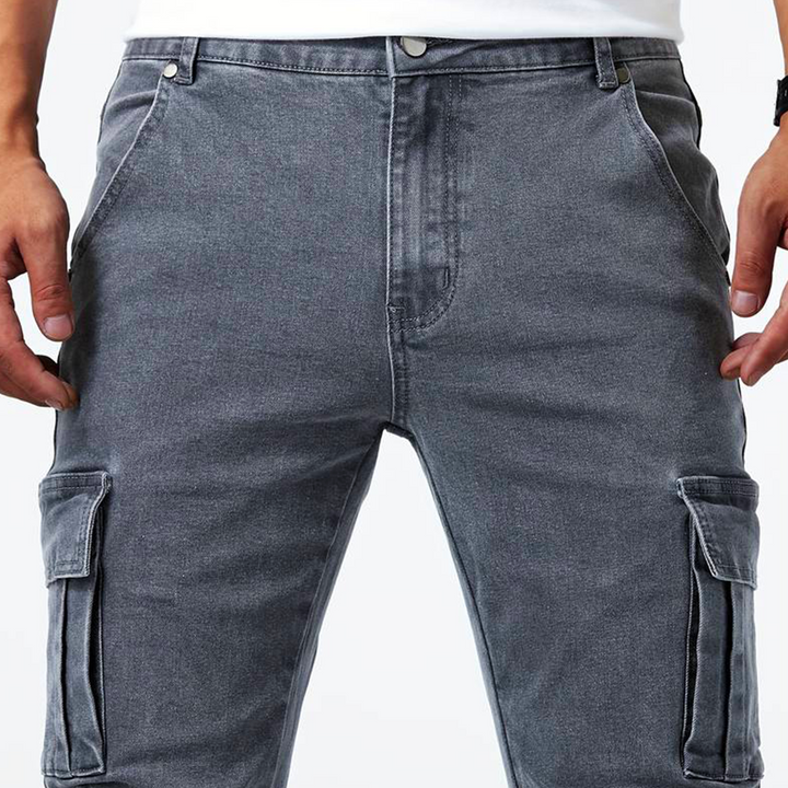 Everyday fashion: men's slim fit cargo pants, perfect casual wear with functional pockets.