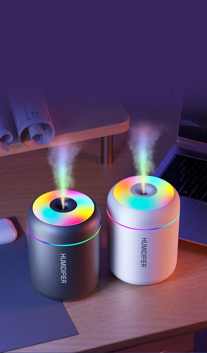 Mini USB humidifier & aroma diffuser for car. Portable, quiet mist for relaxation.