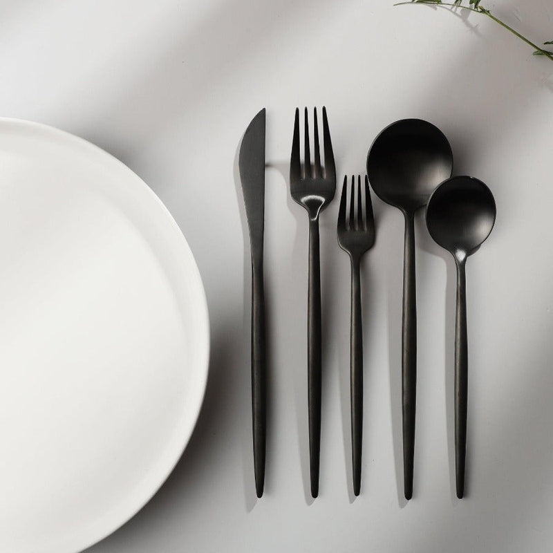 Rose gold elegant silverware for a touch of modern luxury. PureSet dining decor.