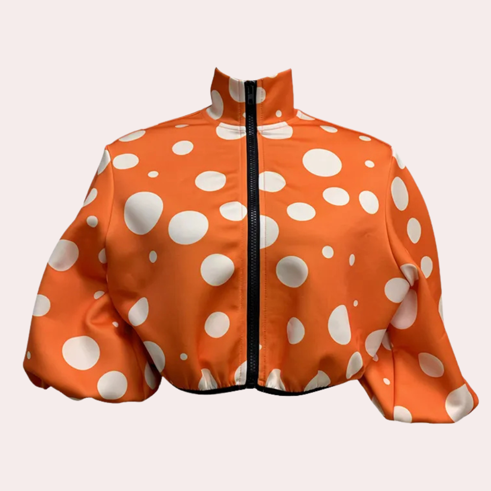 Versatile women's modern short jacket, ideal for spring & fall. Casual everyday outerwear, stylish women's fashion.