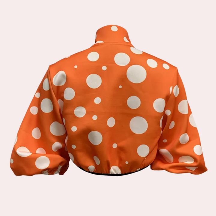Chic modern short women's jacket, versatile outerwear for everyday style. Perfect for spring and fall fashion.