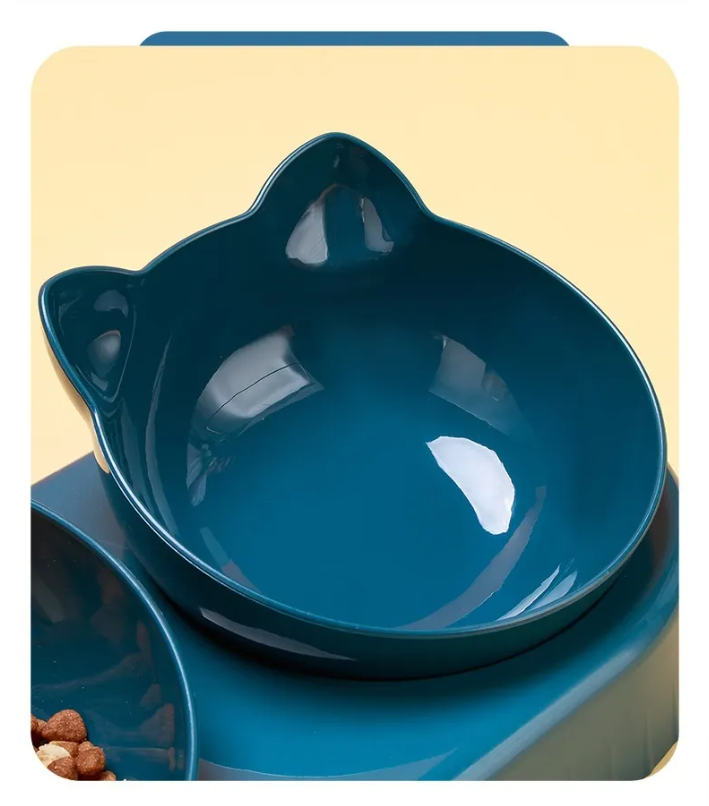 Anti-slip 3-slot cat feeding station, perfect for food and water, stable design