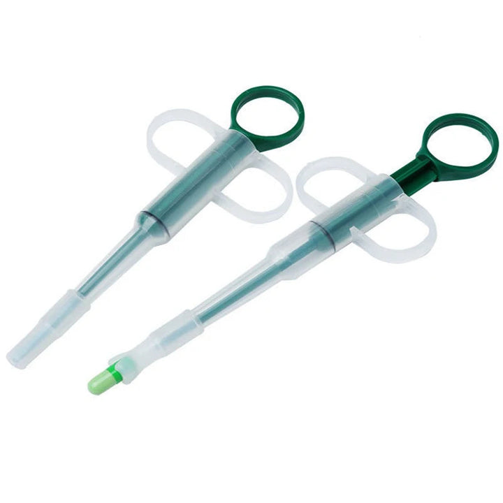 Animal care feeding syringe, precise dosage for cat and dog medicine without needles
