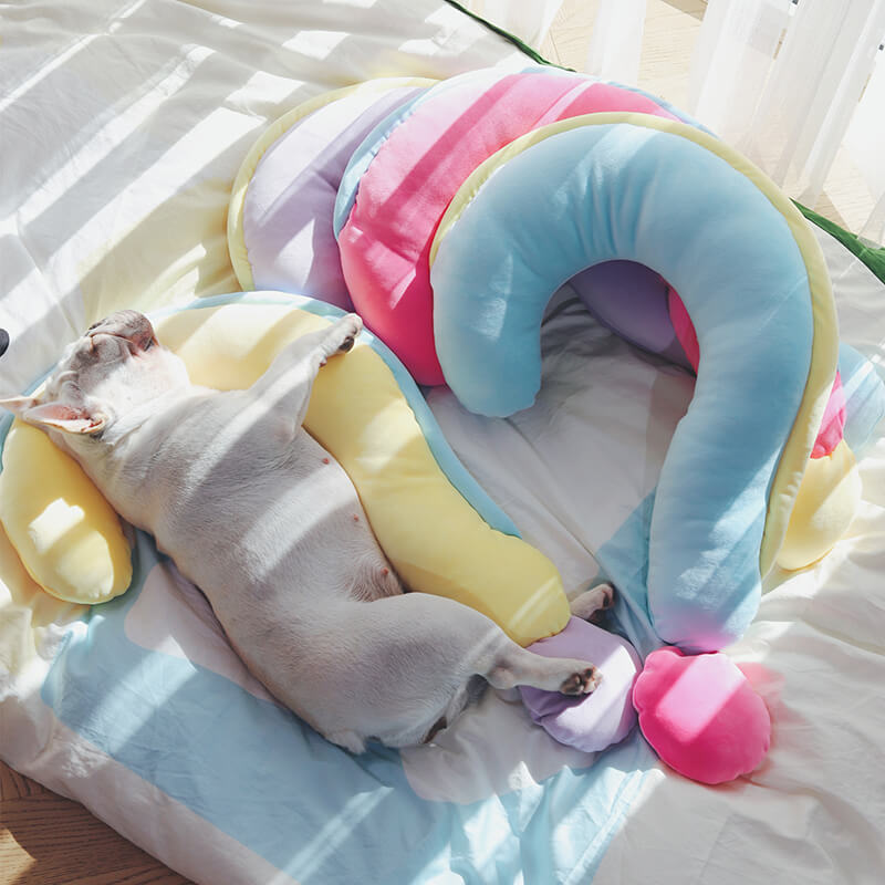 Orthopedic macaron pet sleep pillow for spine support, comfortable dog or cat bed, pet supplies.
