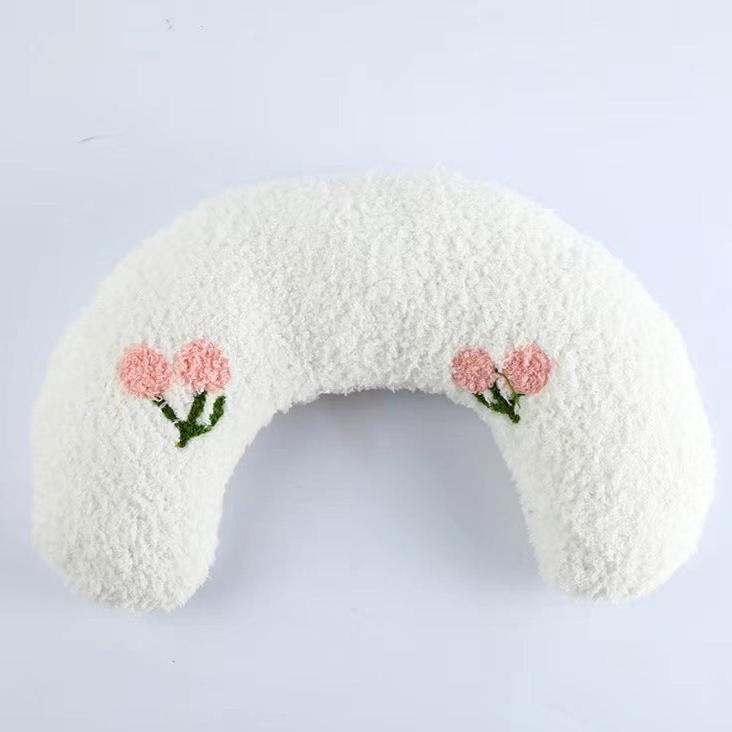 Large U-shaped pet bed, orthopedic foam for joint health and ultimate dog relaxation.