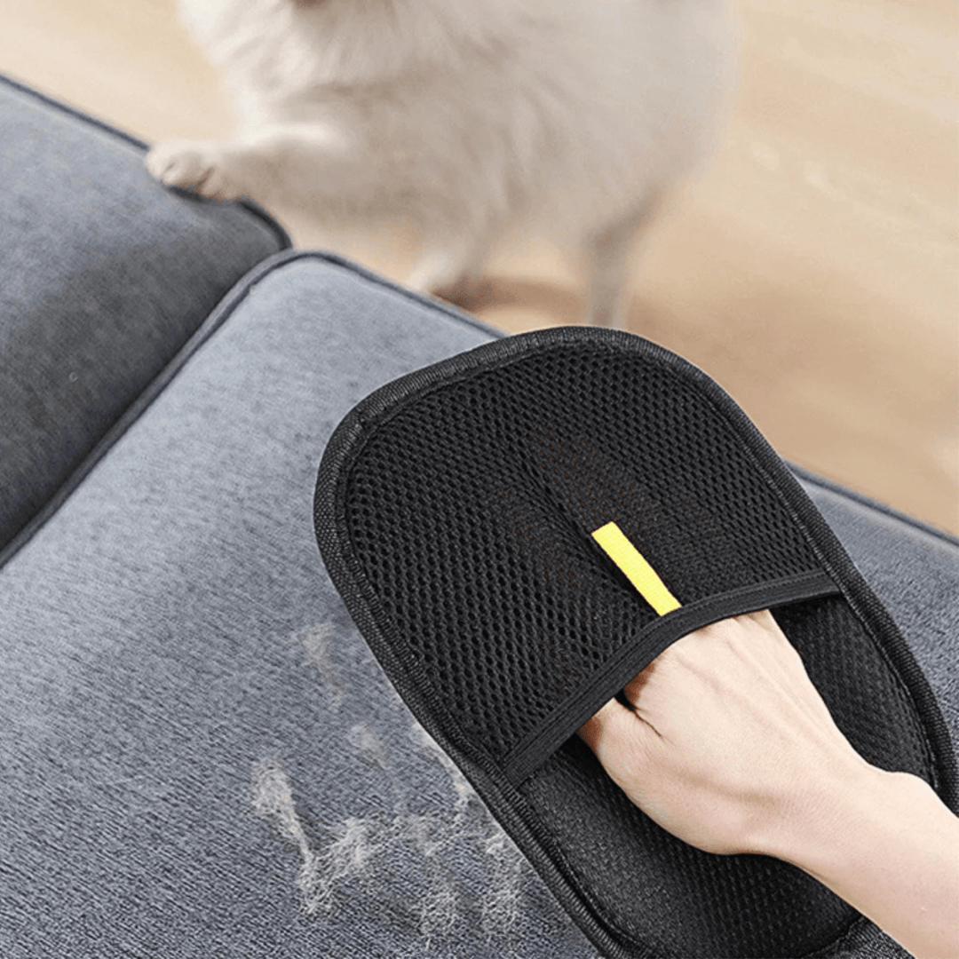 Unisex pet hair removal gloves, reusable silicone, effectively cleaning dog & cat fur from home textiles
