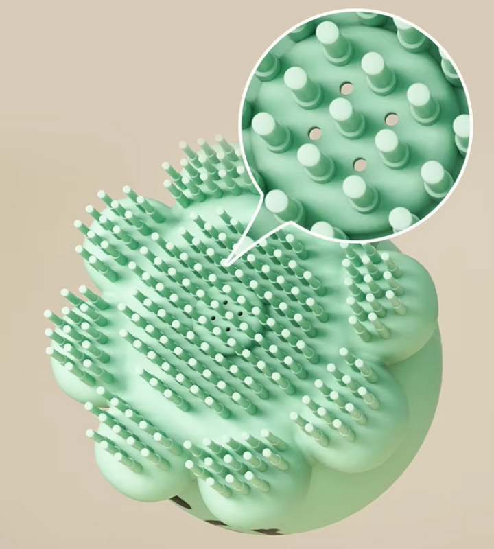 Pet supplies: grooming brush with foam dispenser for gentle and effective cleaning of dog/cat coats
