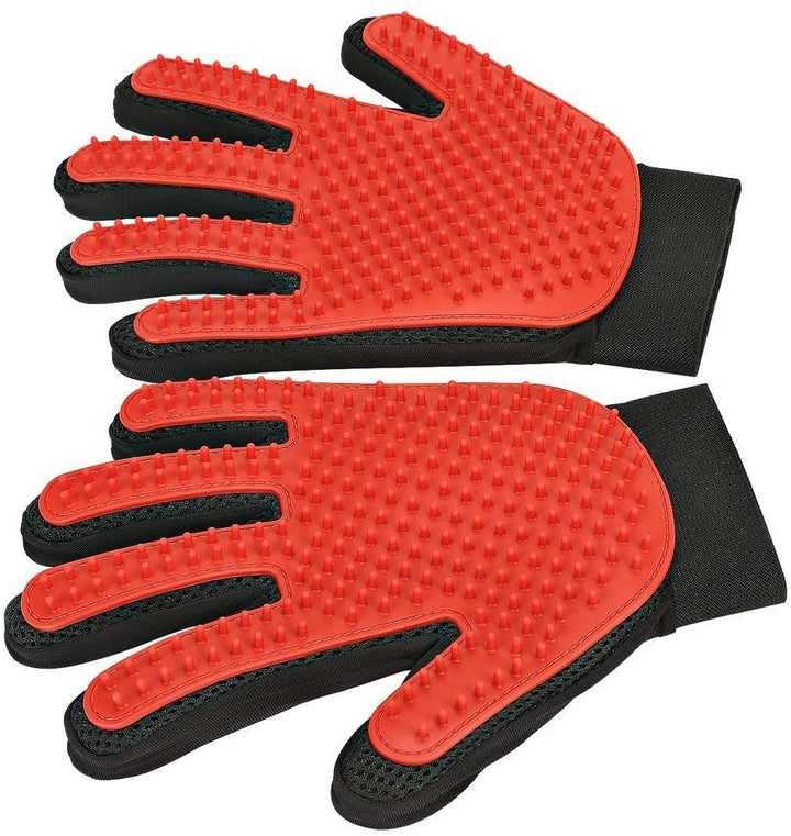 Effective Pet Hair Removal Glove. Gently de-sheds cats & dogs, keeping your home clean.
