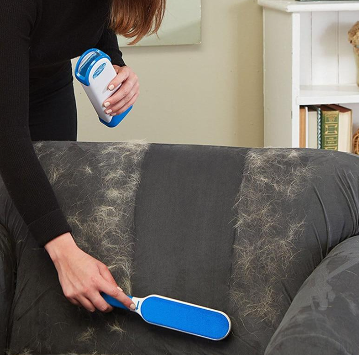 Packaging for pet hair remover, highlighting eco-friendly feature & effectiveness for home