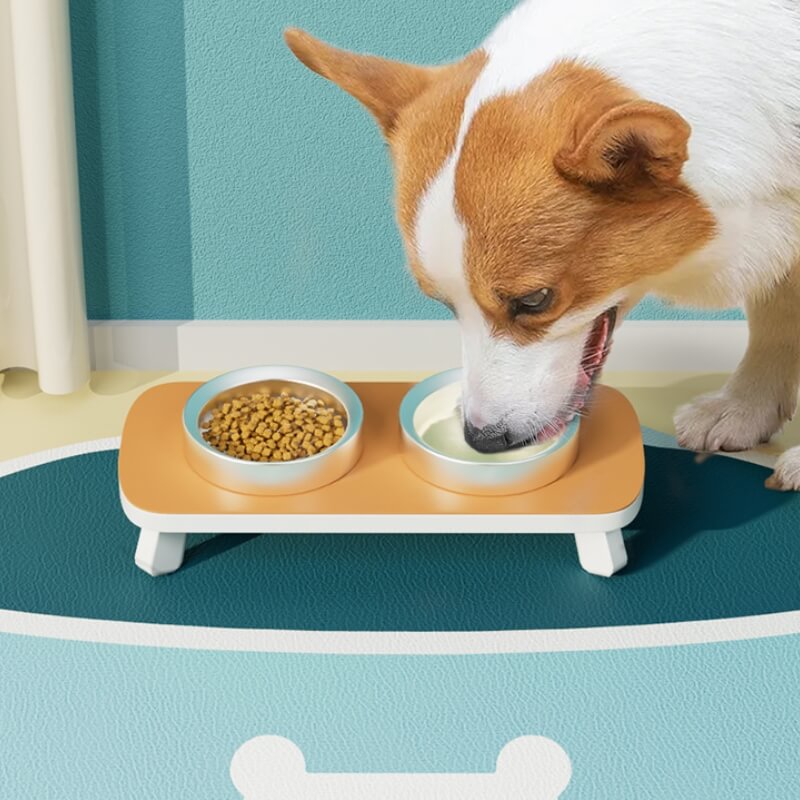 Close-up of Quick-Dry Absorbent Pet Feeding Mat texture, non-slip base visible, gray