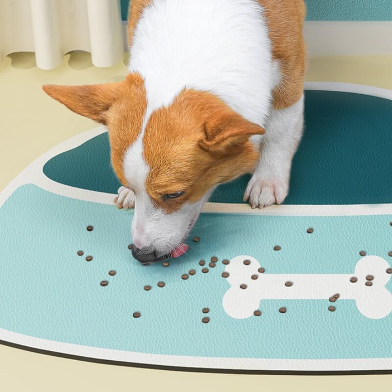 Quick-dry pet mat for feeding area, non-slip, keeps bowls in place, neutral gray