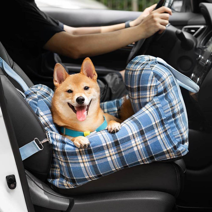 Vehicle pet safety seat: plaid dog car seat for small dogs, portable and cozy.