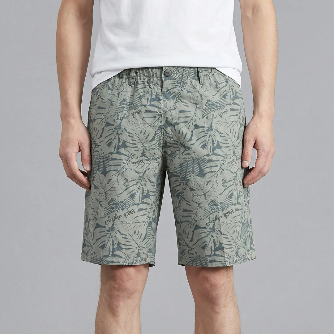 Versatile men's plus size casual shorts for streetwear, knee-length, relaxed fit, elastic waist, summer ready.
