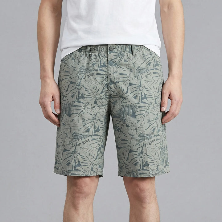 Versatile men's plus size casual shorts for streetwear, knee-length, relaxed fit, elastic waist, summer ready.