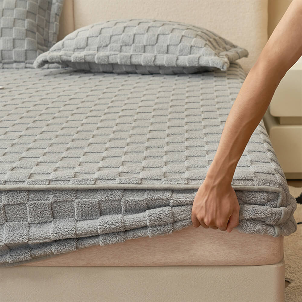 Unisex premium fitted sheet with a stylish checkerboard pattern, durable milk velvet mattress cover