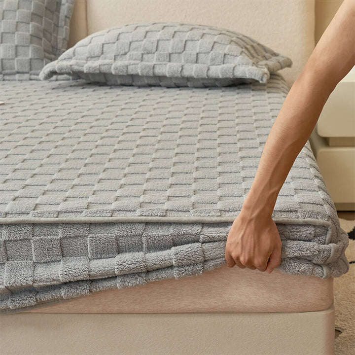 Unisex premium fitted sheet with a stylish checkerboard pattern, durable milk velvet mattress cover