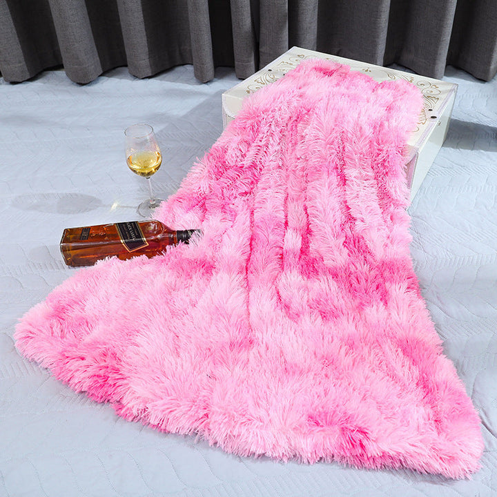 Pet accessory: warm dog blanket, green, soft plush bedding for cozy naps