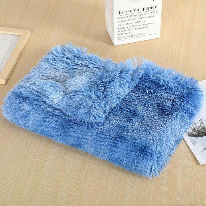 Durable pet blanket, patterned, washable, provides warmth for pets