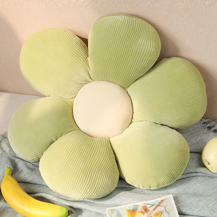 Cute flower-shaped pet accessory, a soft fleece calming dog cushion and cat bed