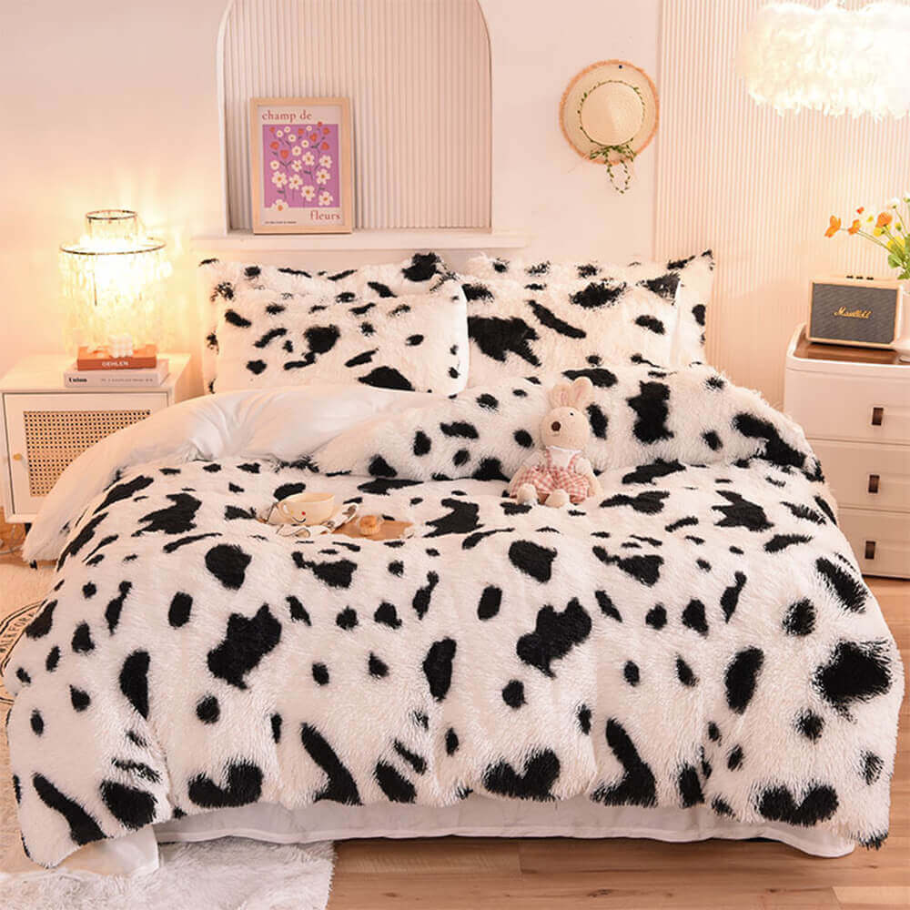 Plush gradient flannel bedding, soft and cozy for your bedroom decor