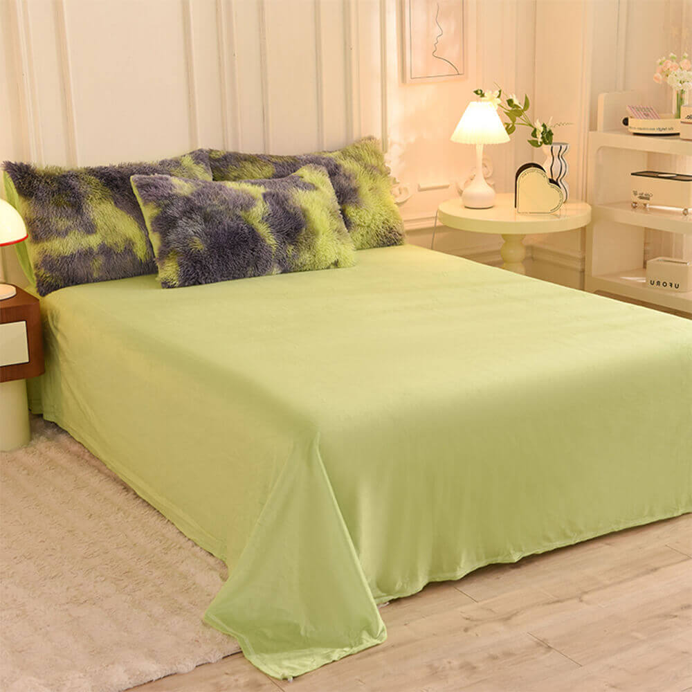 Cozy plush gradient sheet set, soft flannel for comfortable bedroom decor