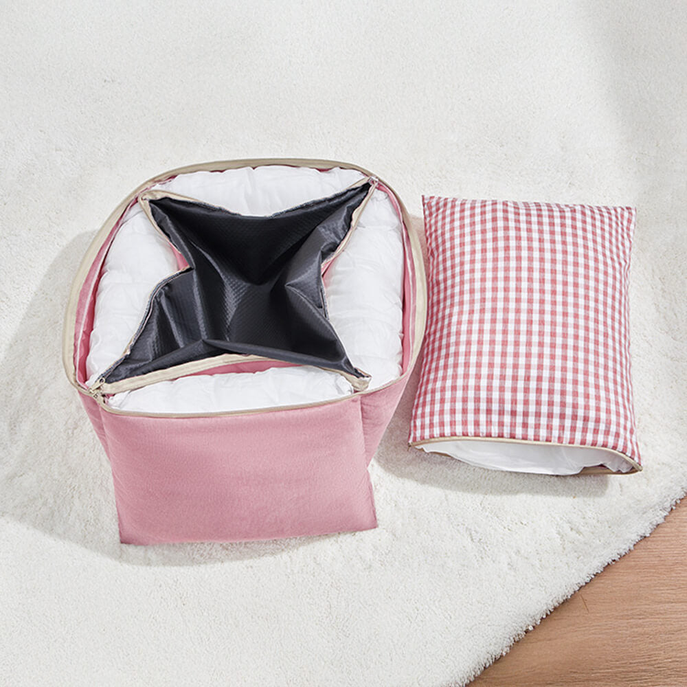 Dog and cat bed: a comfortable pet sofa with a distinctive ruffled backrest for added coziness and support.