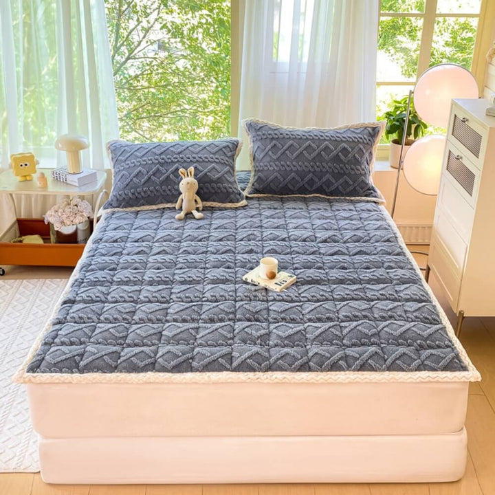 Soft plush mattress topper, featuring a jacquard pattern, offering ultimate sleep comfort and non-slip design