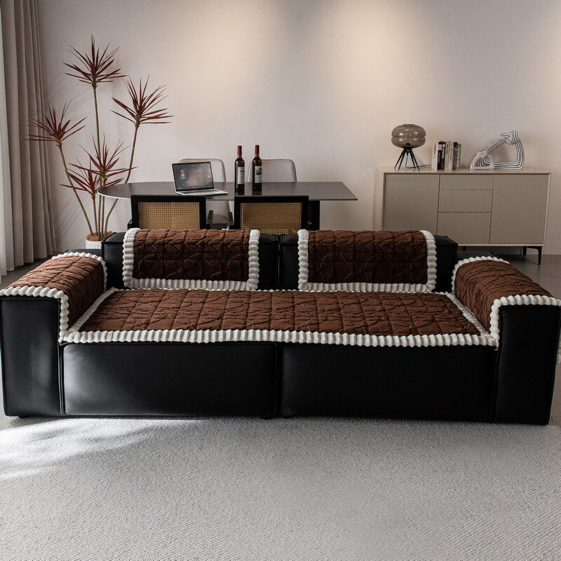 Scratch resistant plush sofa cover with a modern leaf pattern, for ultimate furniture protection