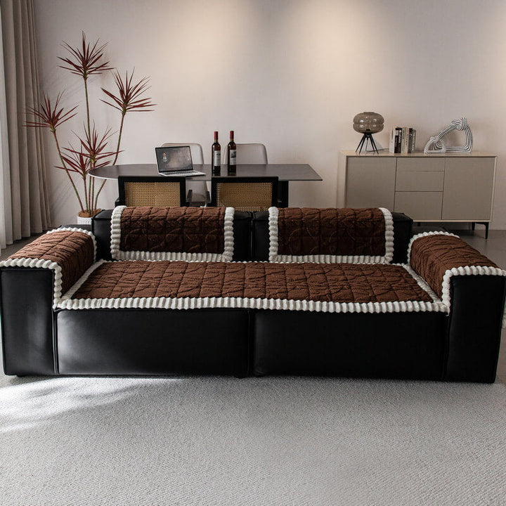 Scratch resistant plush sofa cover with a modern leaf pattern, for ultimate furniture protection