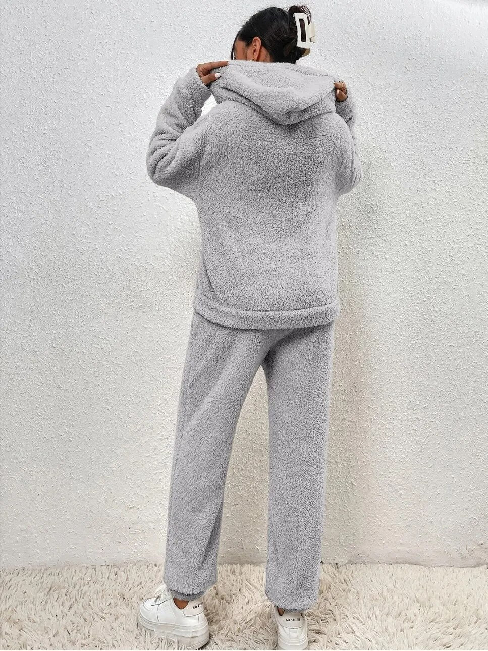 Comfortable women's matching plush outfit, ultimate comfort for relaxation & cozy style.