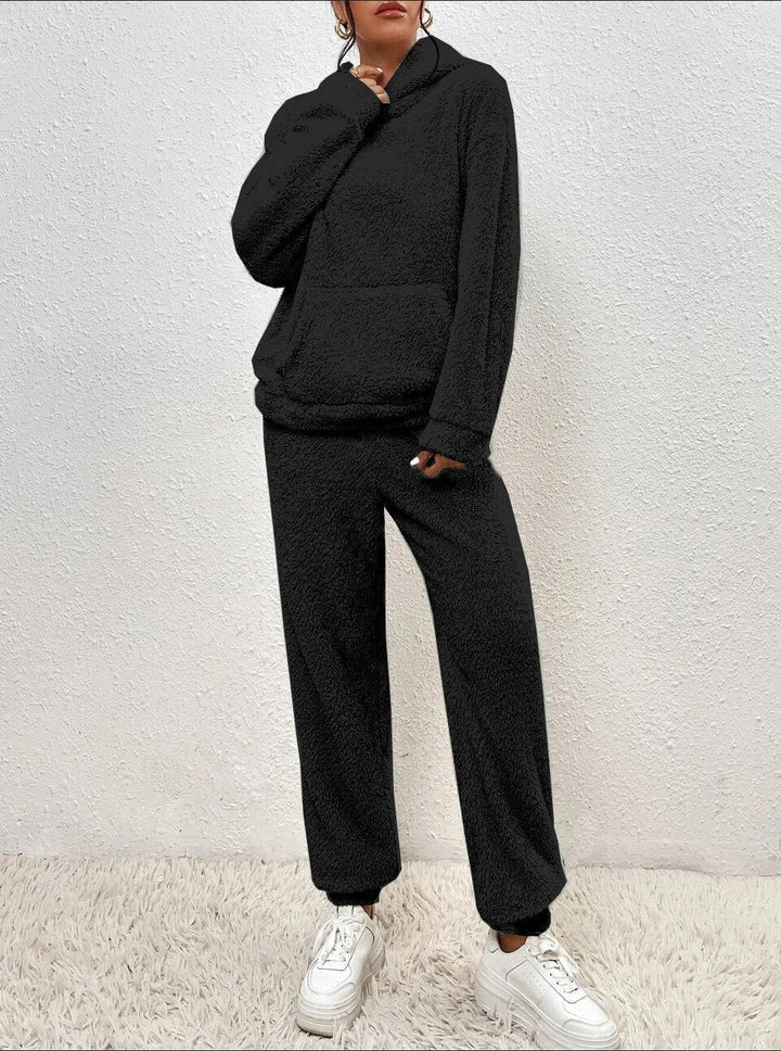Stylish women's plush home wear set, ultimate comfort for lounging & casual outfits.