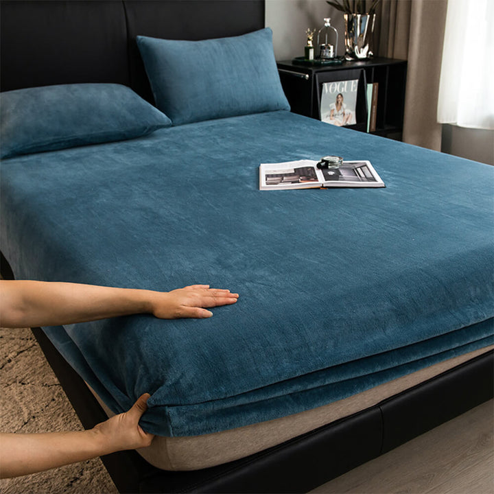 Stylish milk velvet fitted sheet with pillowcases, a complete bedding solution for ultimate comfort.