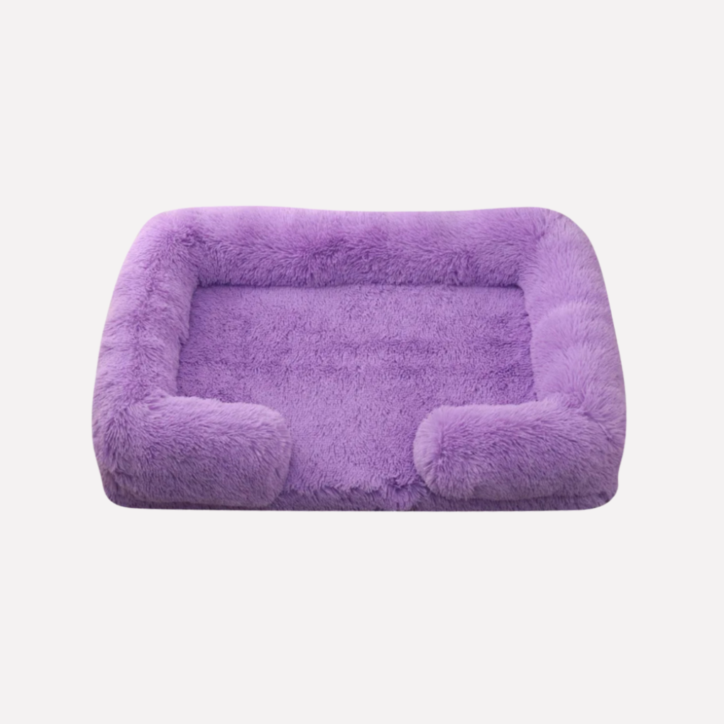 Durable non-slip plush pet bed, washable for easy cleaning and hygiene