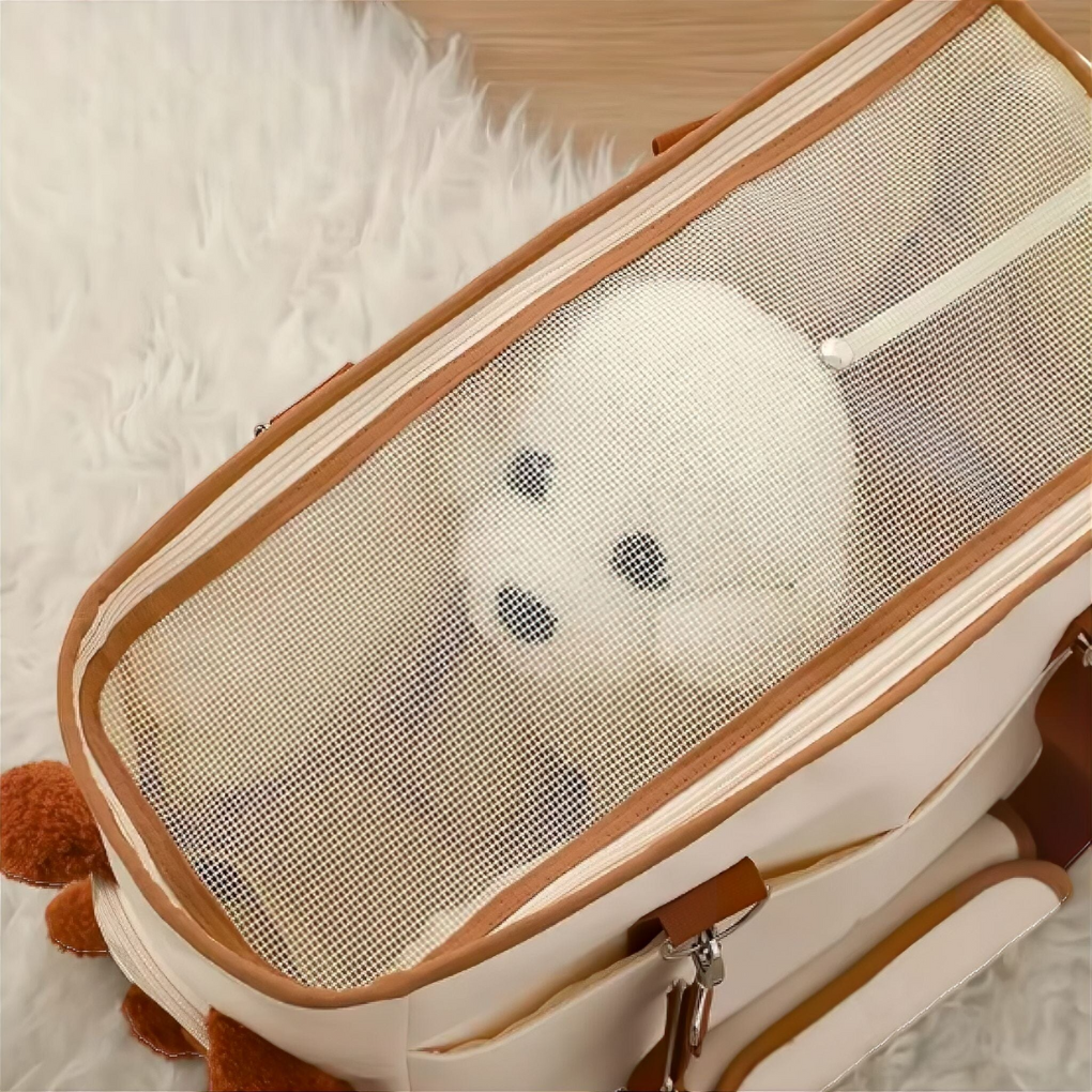 Stylish pet travel bag, ideal for small pets like puppies and kittens
