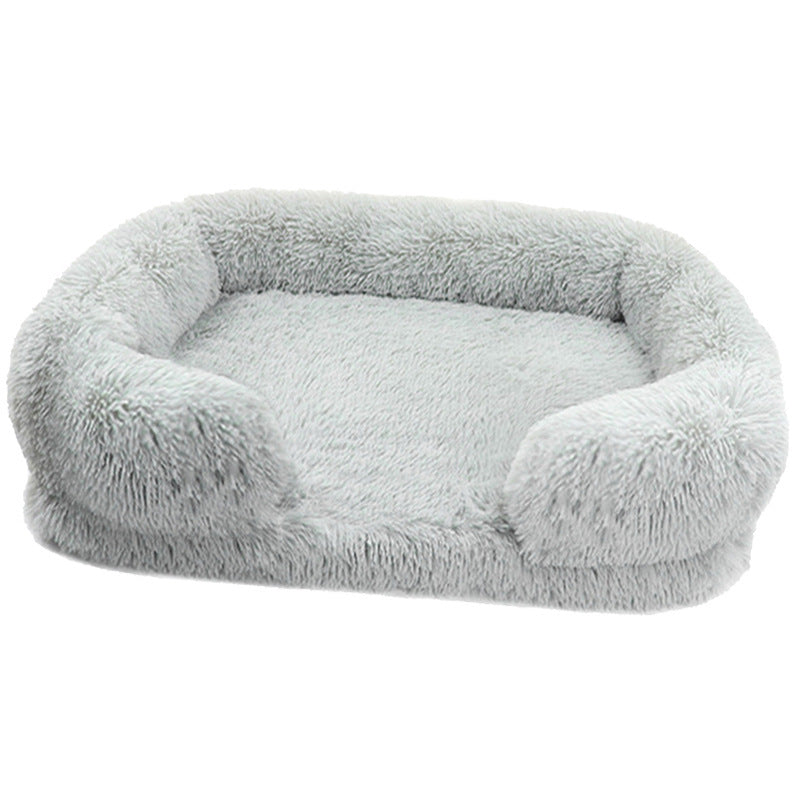 Warm fleece pet bed, an essential for pet supplies and coziness