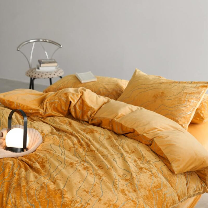 Folded velvet soft suede sheet set, anti-static bedding for premium home decor