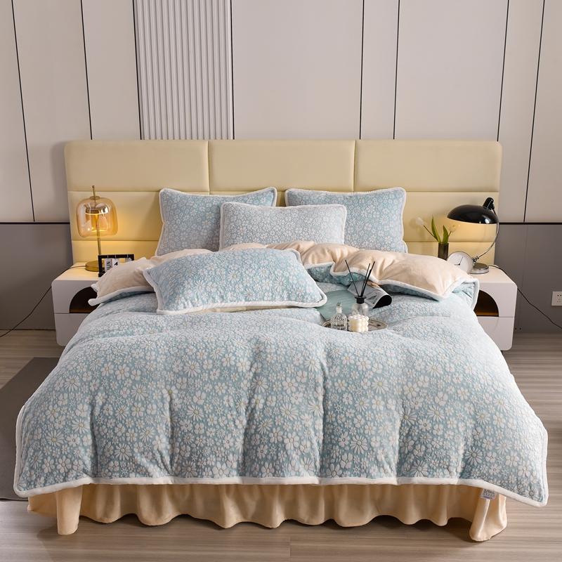 Cozy velvet floral bed set, designed for comfort and luxury in any bedroom